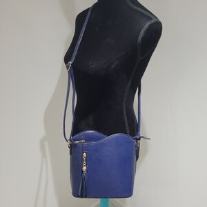 Darlings Women's Vegan Leather Asymmetrical Zip Closure Crossbody Bag Navy Blue